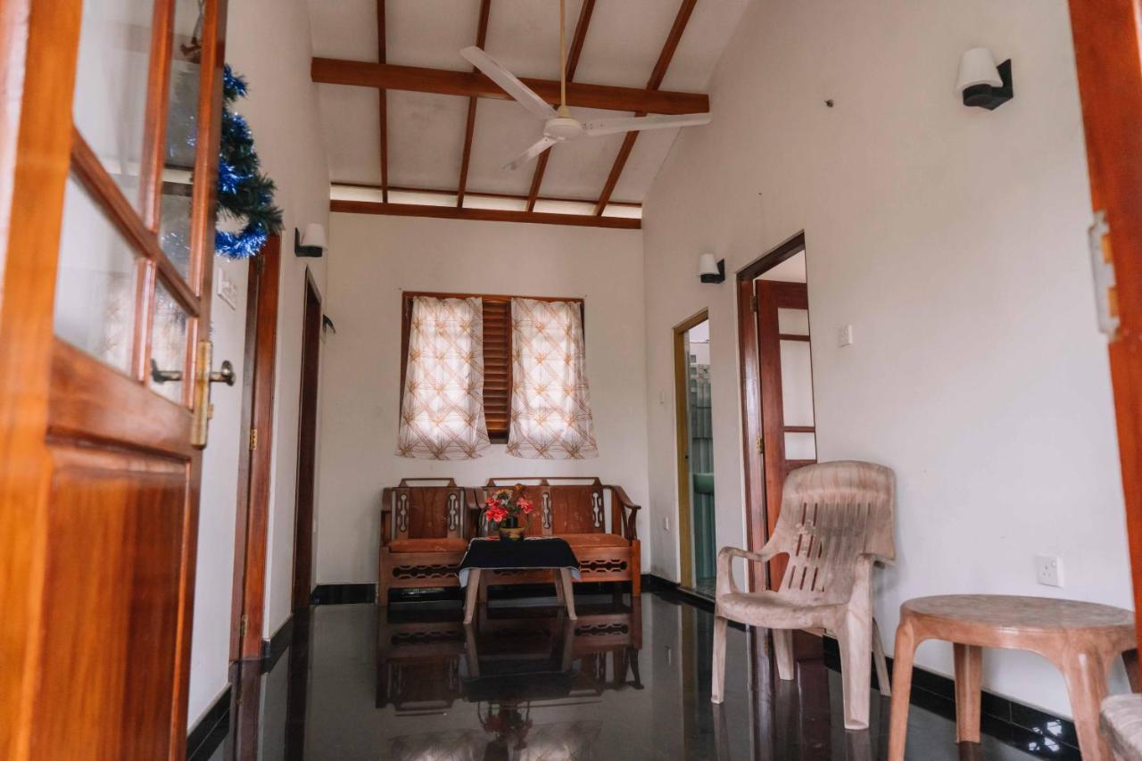 Thilak House Villa Hikkaduwa Exteriör bild